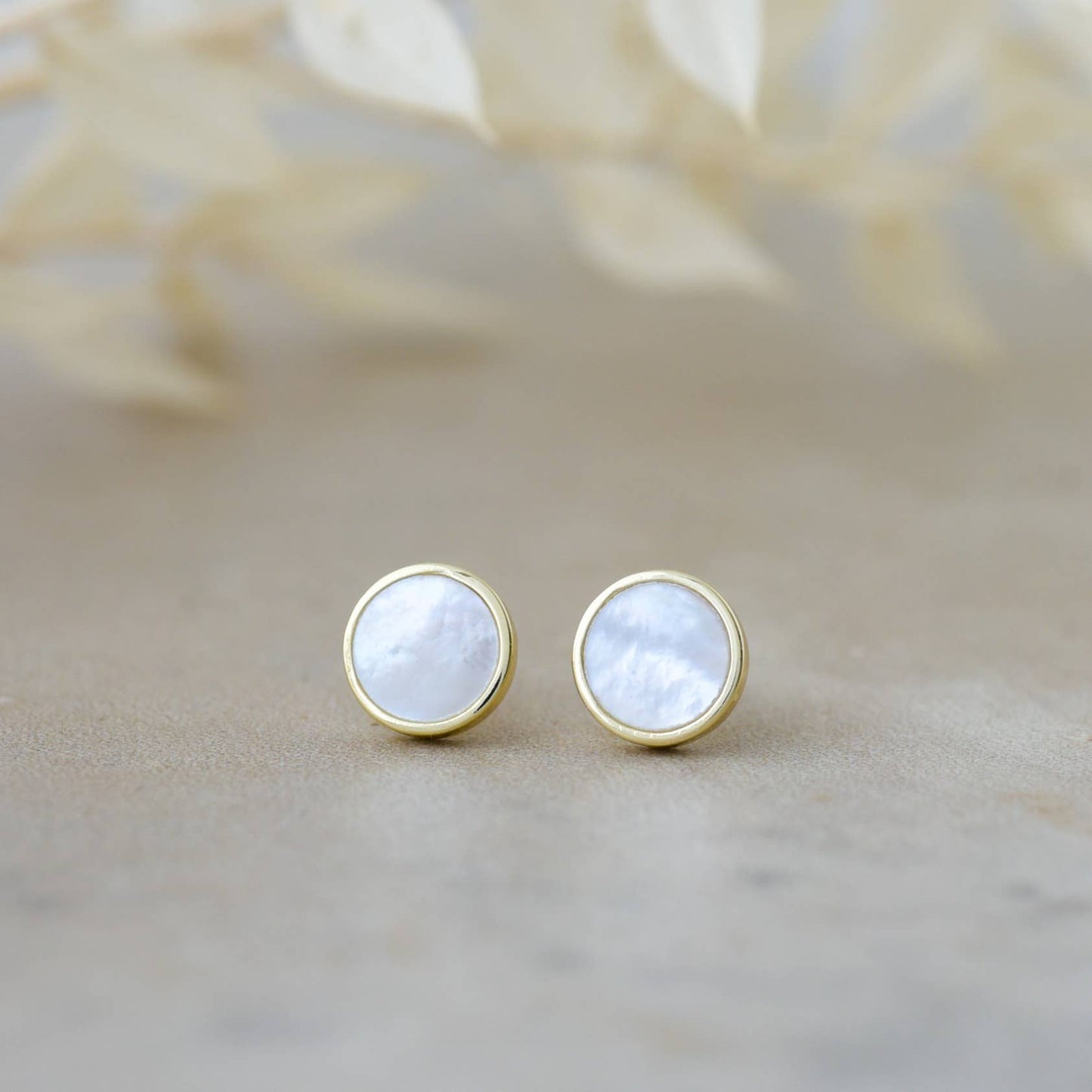 Alluring Studs-Mother Of Pearl: Silver/Mother Of Pearl
