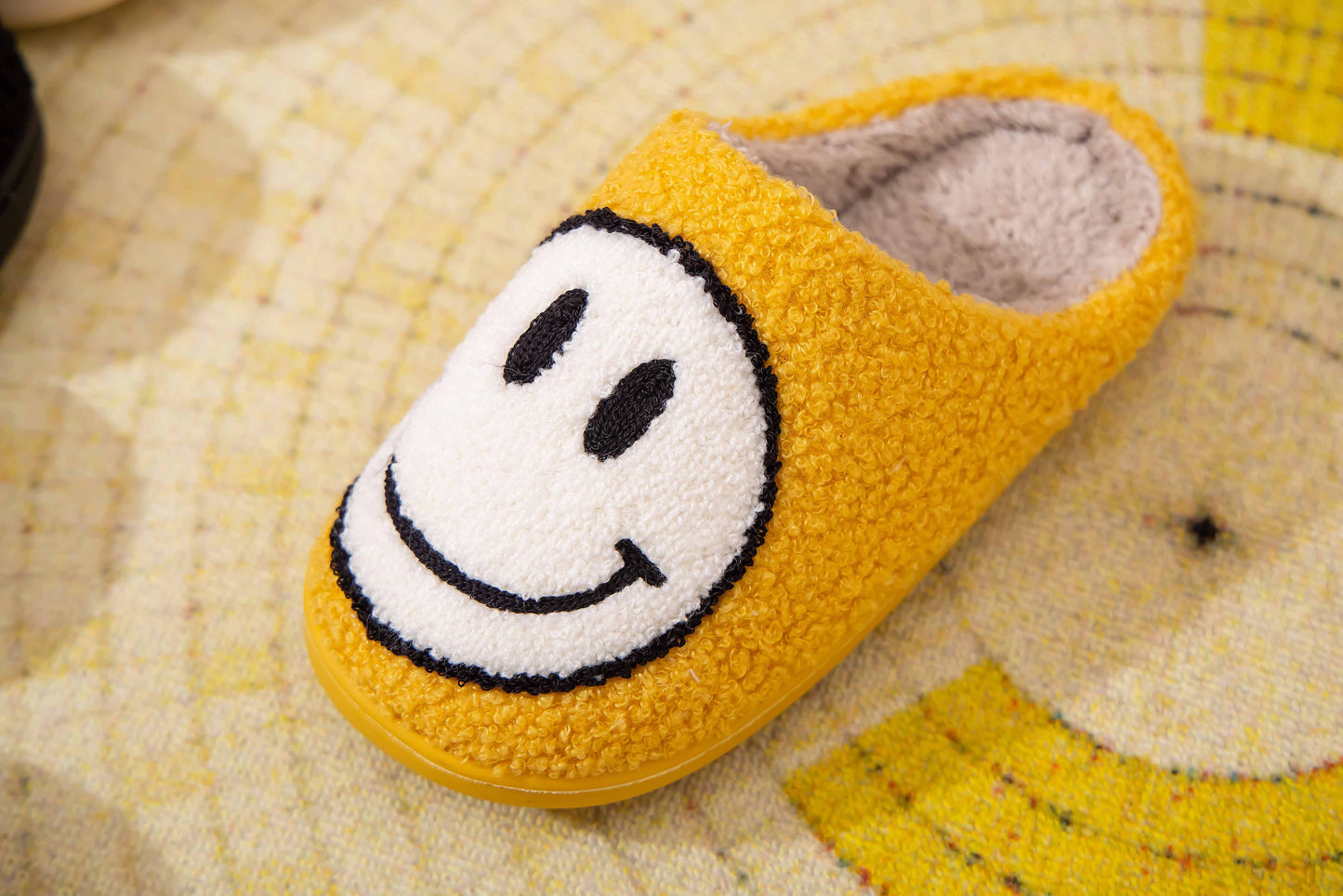 Happy Face Comfort Fluffy Fur Slider Slipper for adult: Large / White/Green