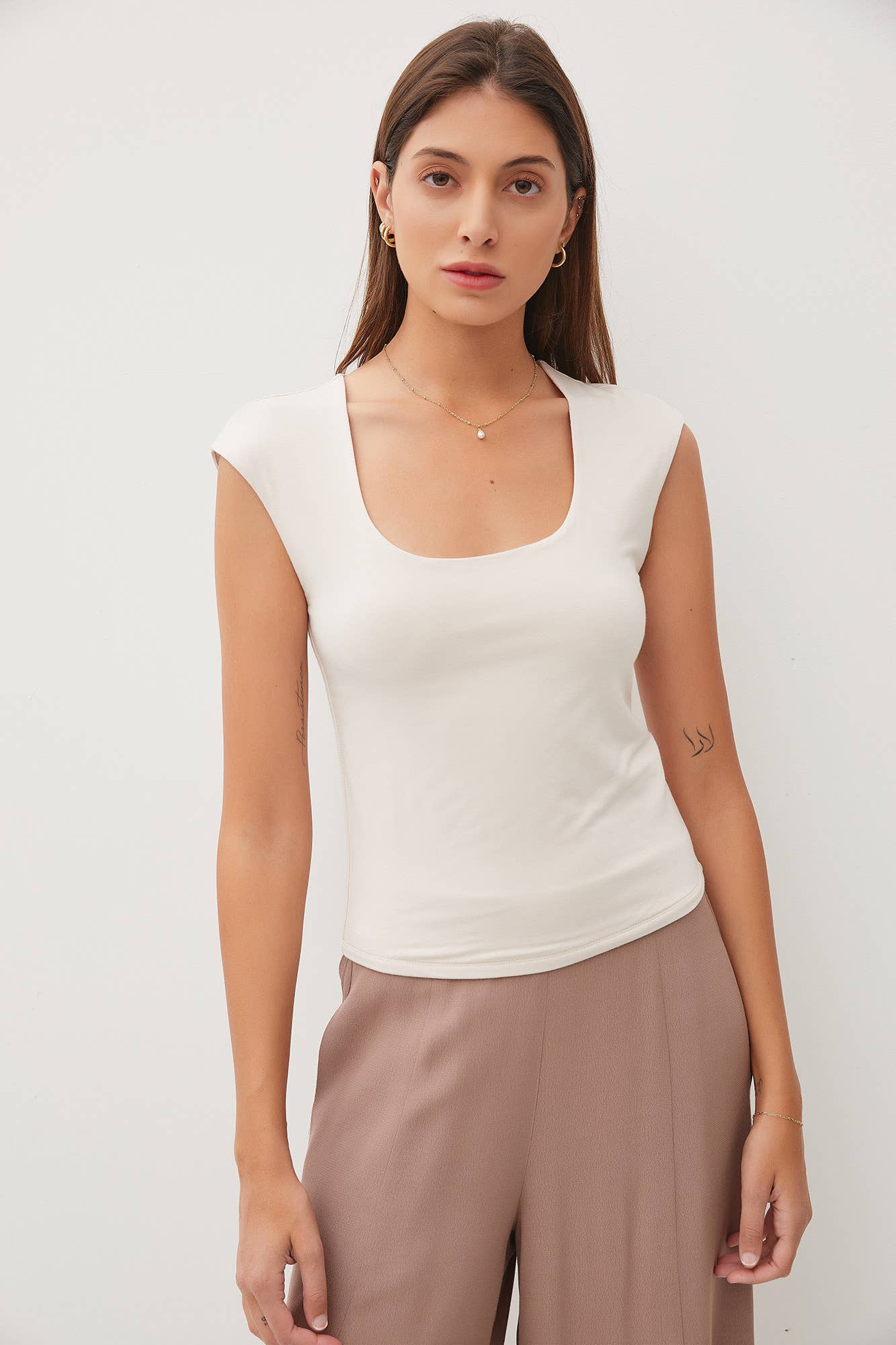 BASIC CAP SLEEVE KNIT TOP: Large / Off White
