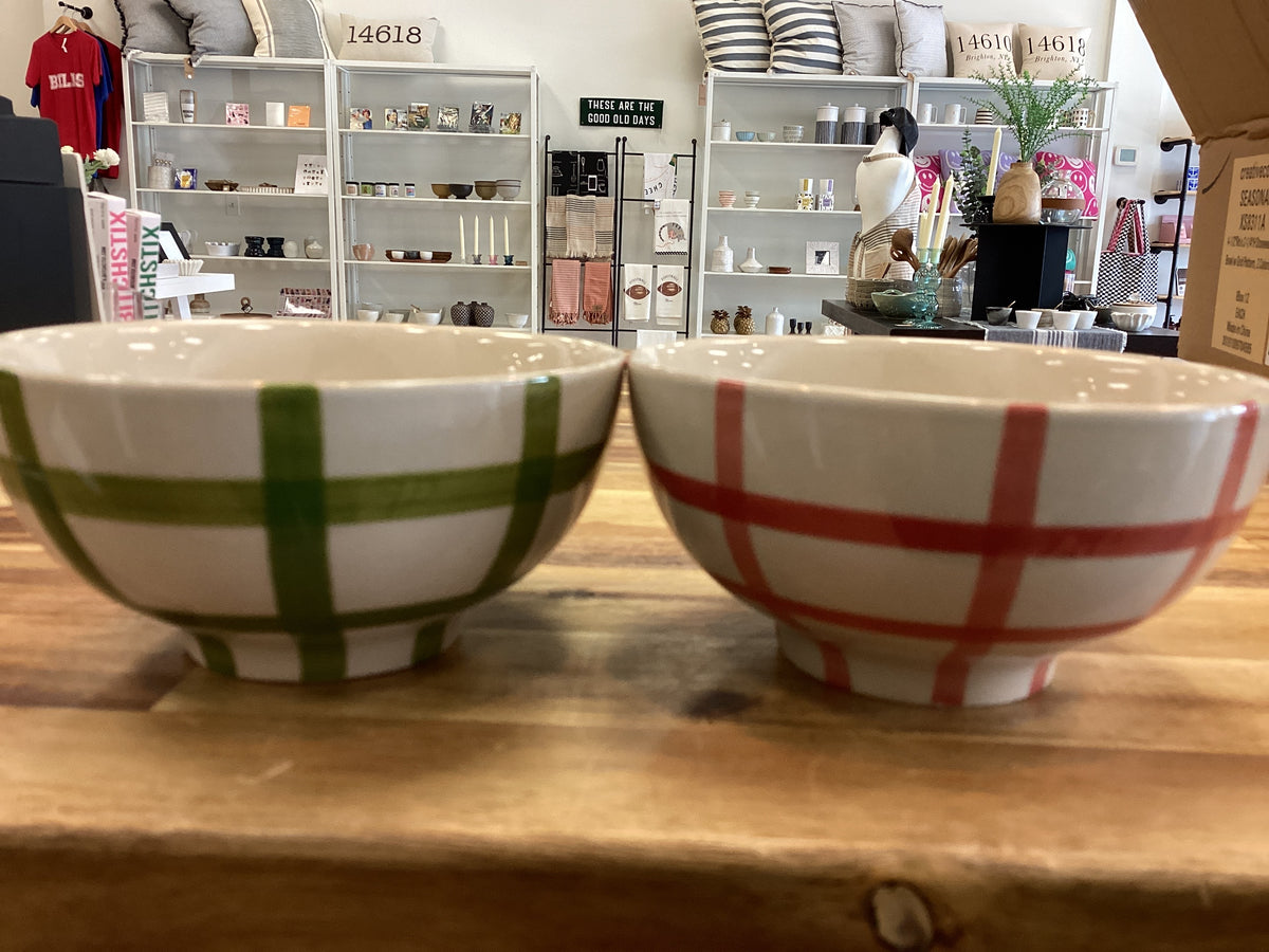 Bowl with grid pattern, 2 colors