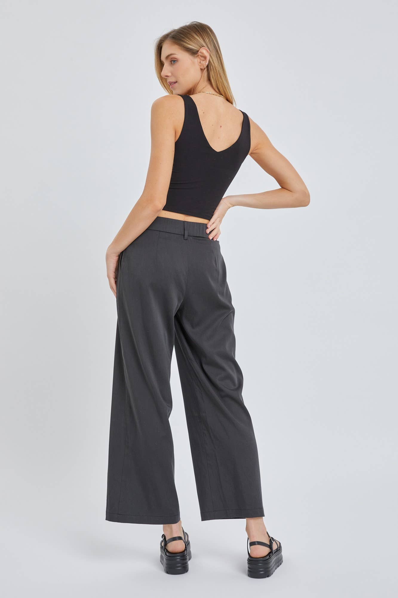 Crop V-Neck Tank: L / Cropped / Black
