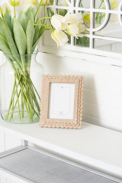 11845 - 8x10x1 wood photo frame (SCALLOP) ntrl (5x7) pic