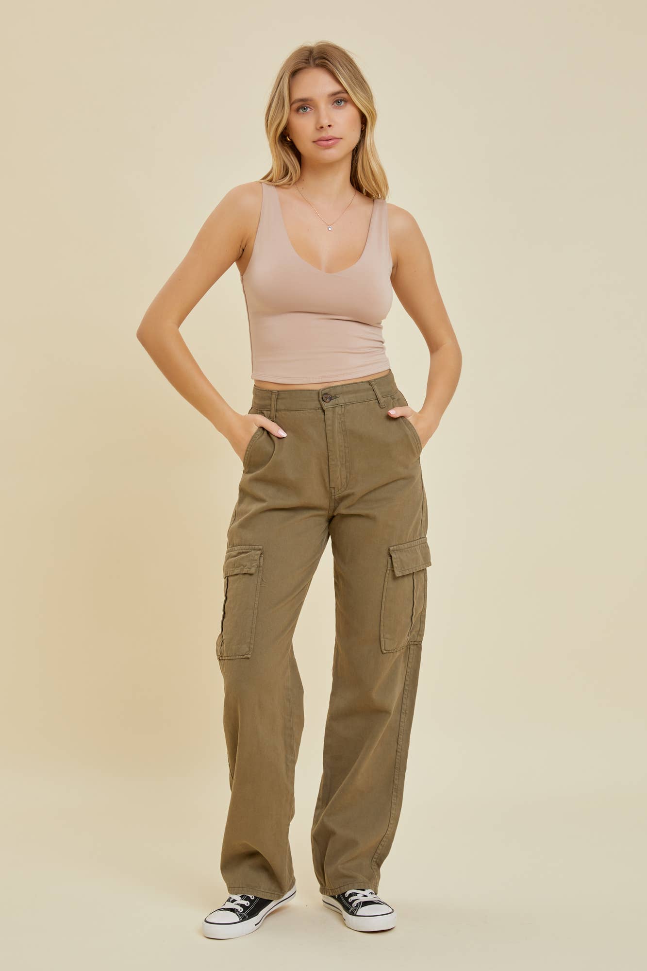 Crop V-Neck Tank: M / Cropped / Black