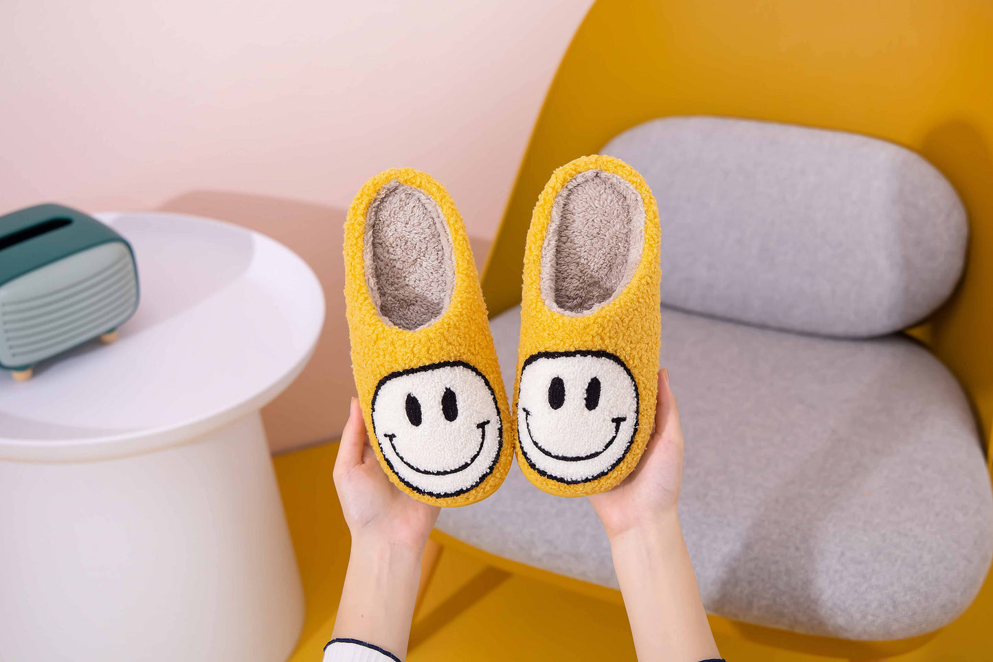 Happy Face Comfort Fluffy Fur Slider Slipper for adult: Large / White/Green