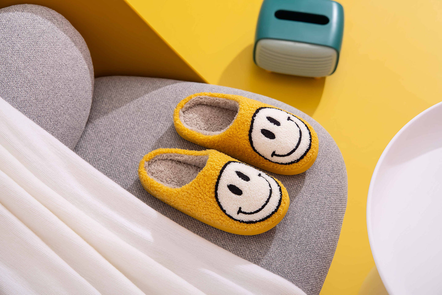 Happy Face Comfort Fluffy Fur Slider Slipper for adult: Large / White/Green