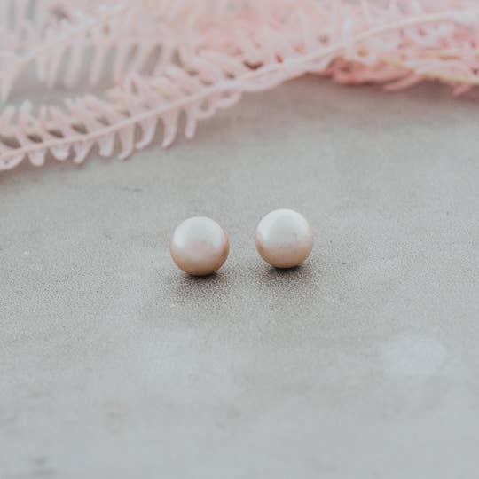 Pearl Studs-Pink: Pink