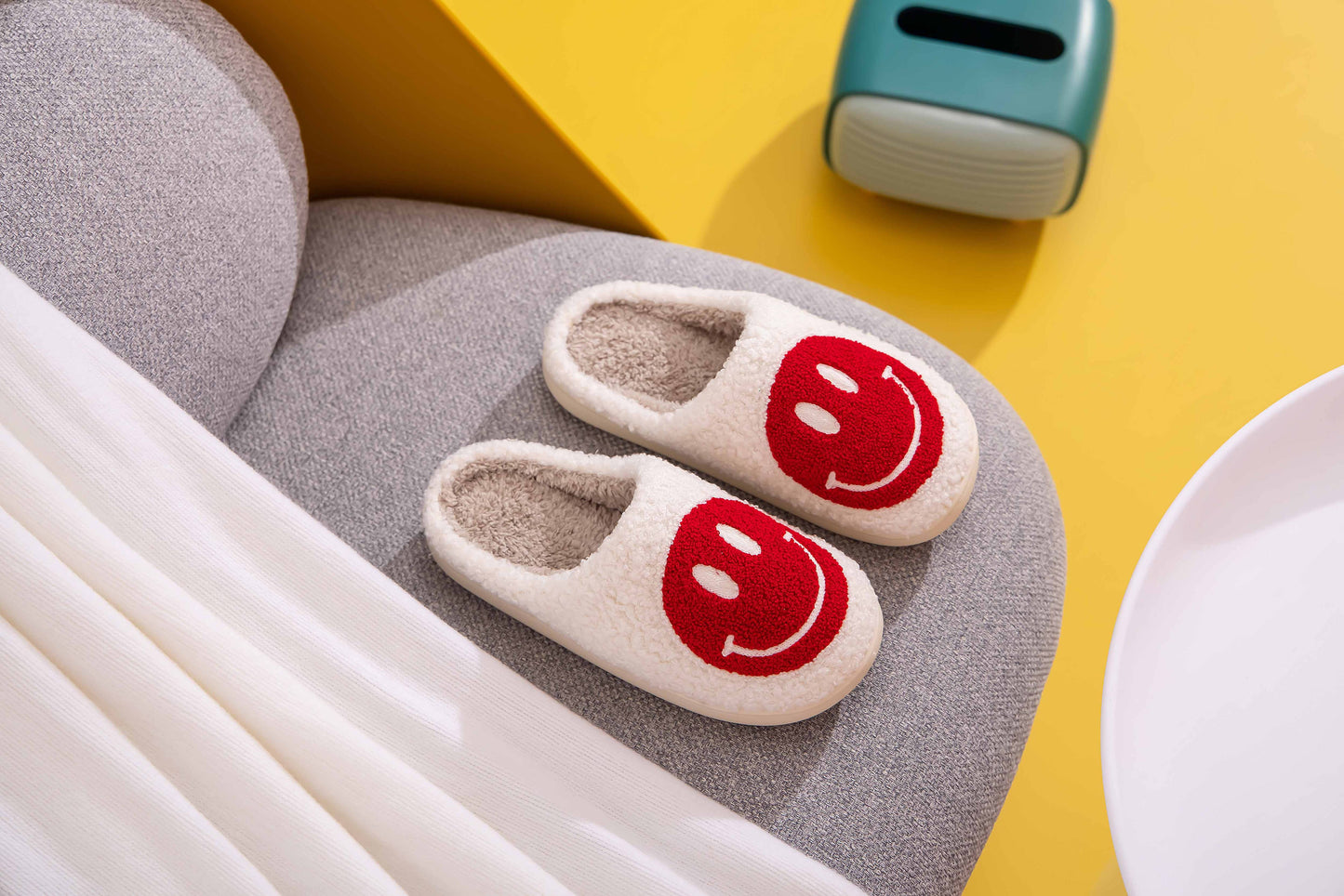 Happy Face Comfort Fluffy Fur Slider Slipper for adult: Large / White/Green