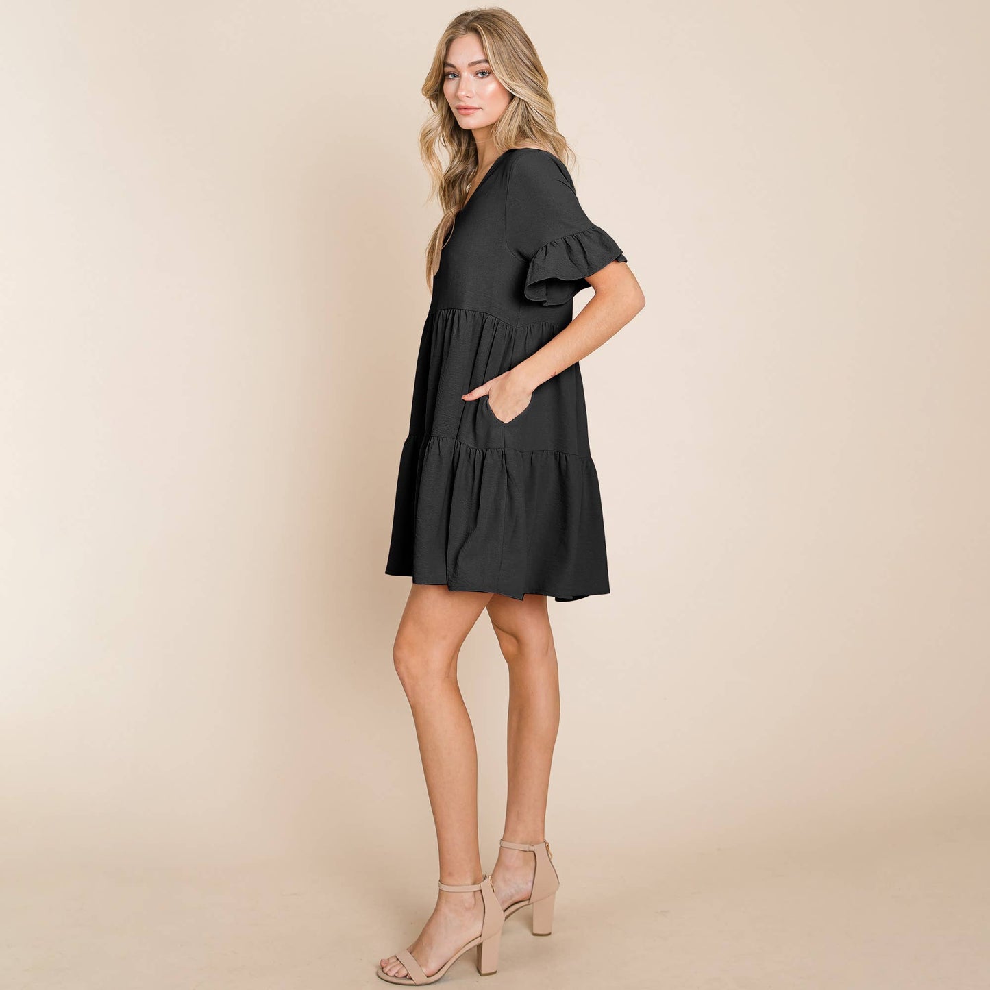 Layered Pleated Flutter Ruffle Sleeve Tiered Dress: Black / Large 12-14