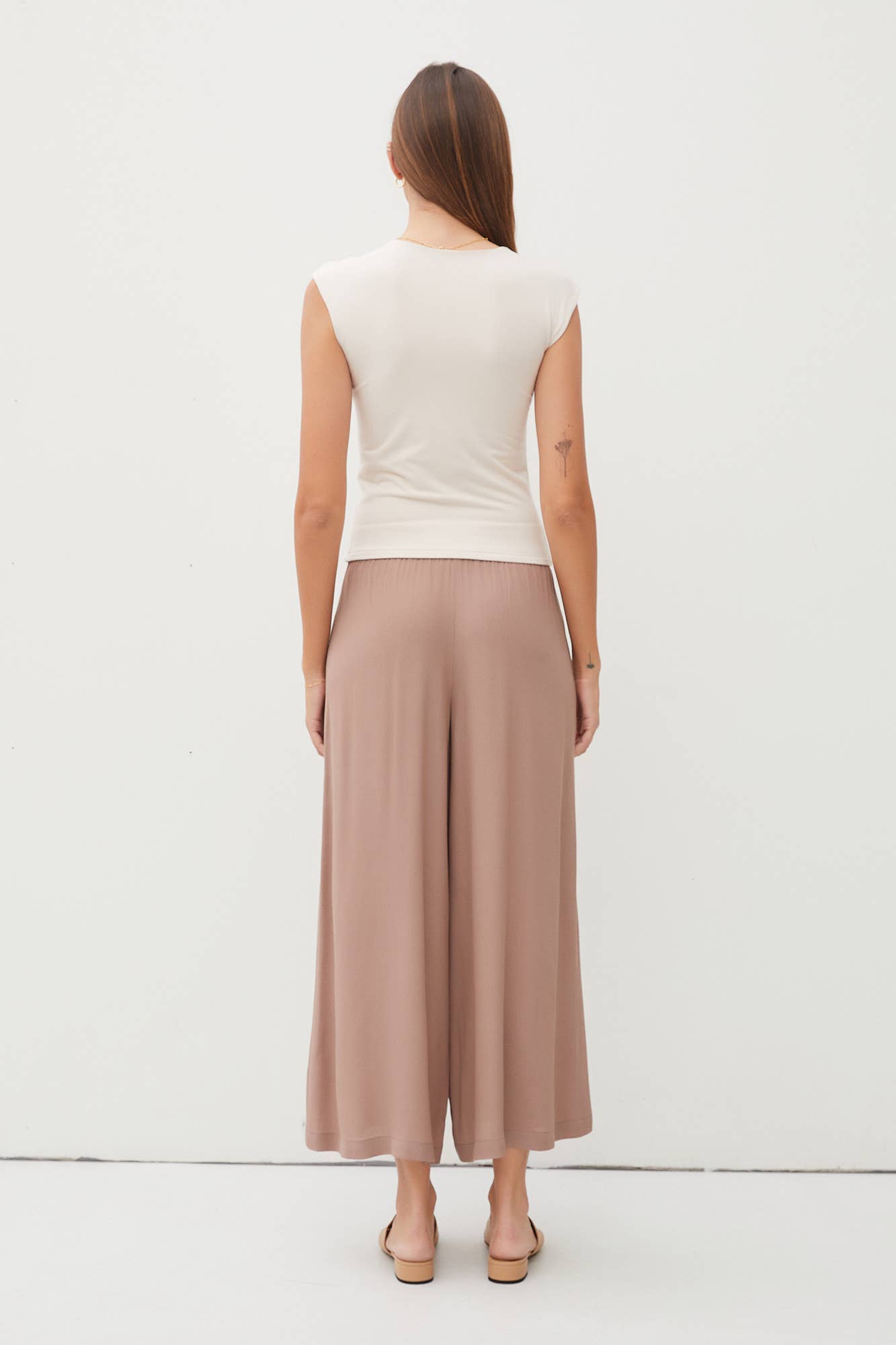 BASIC CAP SLEEVE KNIT TOP: Small / Off White