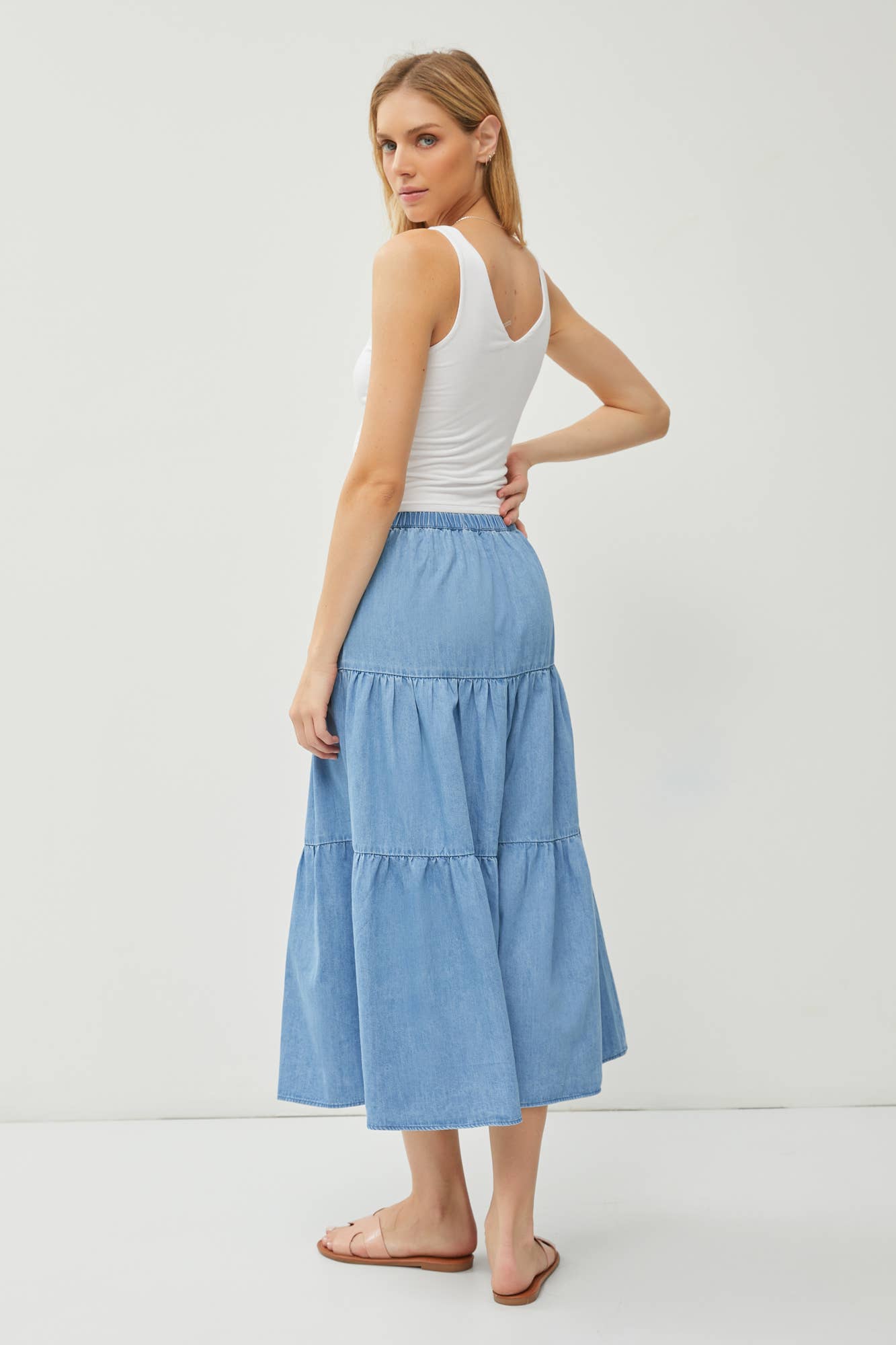 CHAMBRAY PULL ON TIERED MIDI SKIRT: Med Wash / M