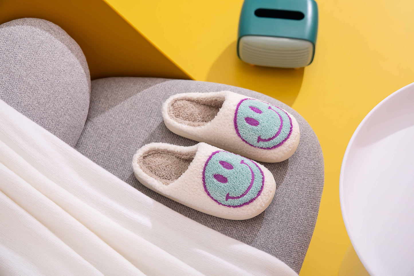 Happy Face Comfort Fluffy Fur Slider Slipper for adult: Large / White/Green