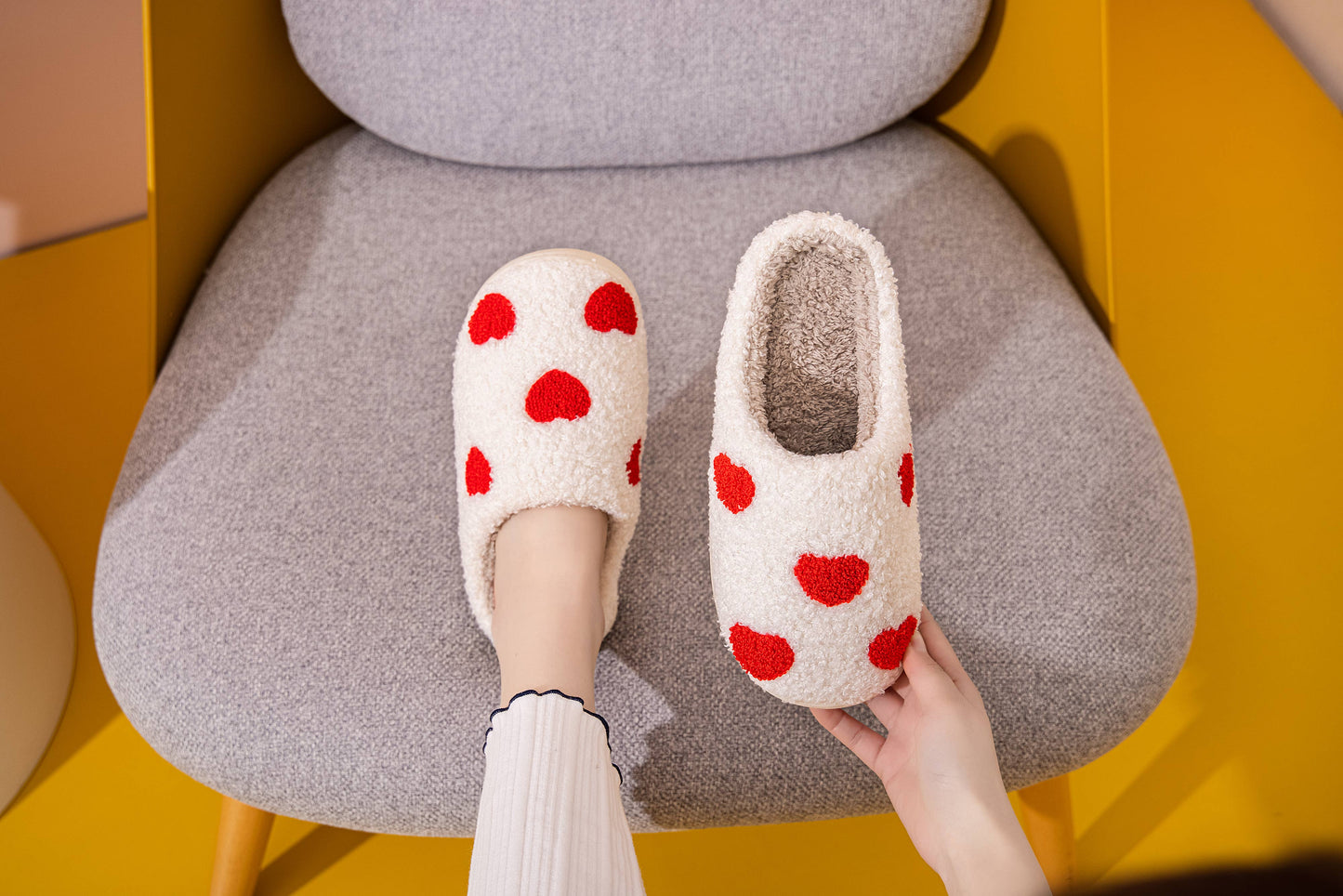 Multiple Style Heart Illustrated Plush Fur Slip on Slippers: Heart Dot / 39-40