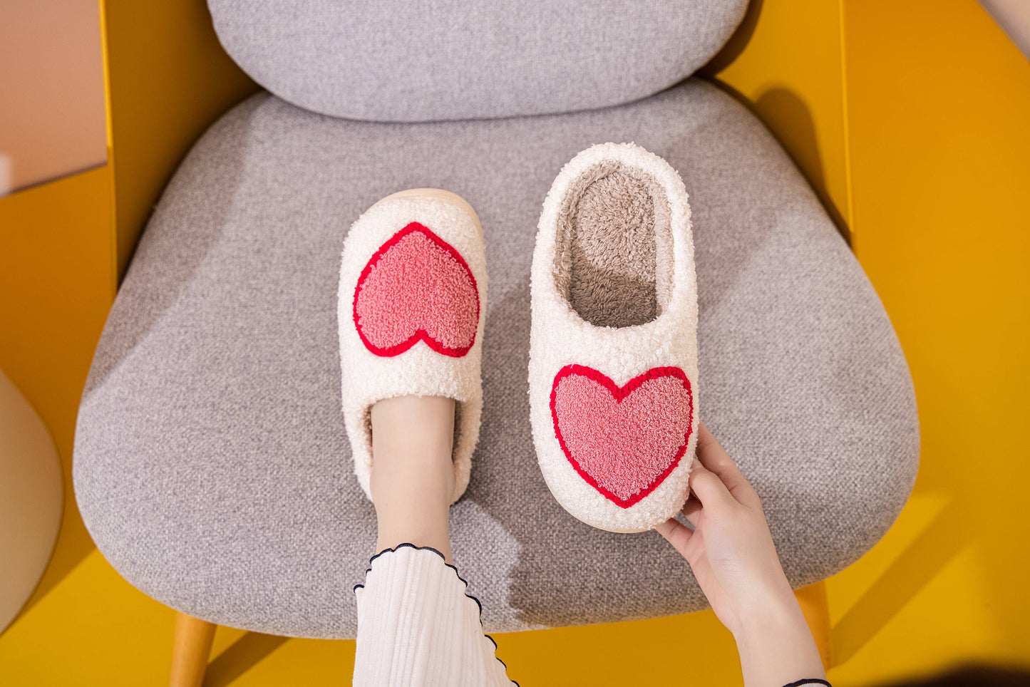 Multiple Style Heart Illustrated Plush Fur Slip on Slippers: Heart Dot / 43-44
