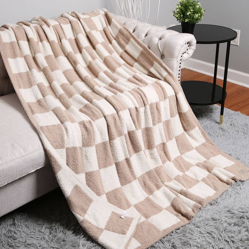 Checkerboard Throw Blanket: Pink