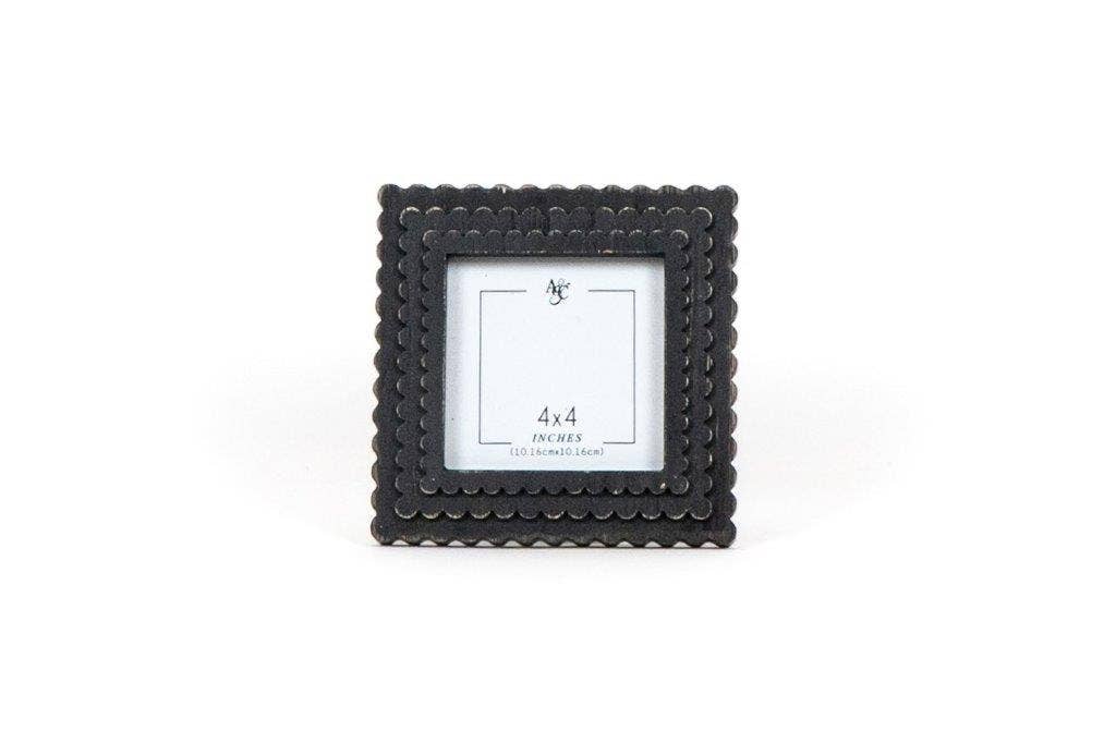 11807 - 6x6x.1 wood photo frame (SCALLOP) black (4x4)