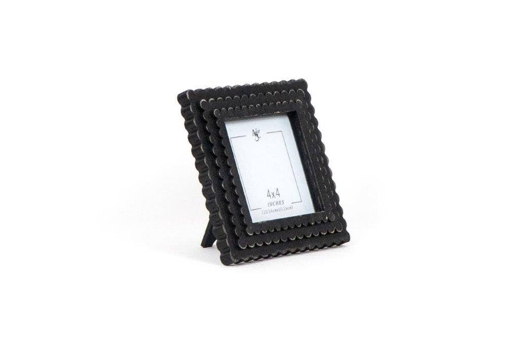 11807 - 6x6x.1 wood photo frame (SCALLOP) black (4x4)