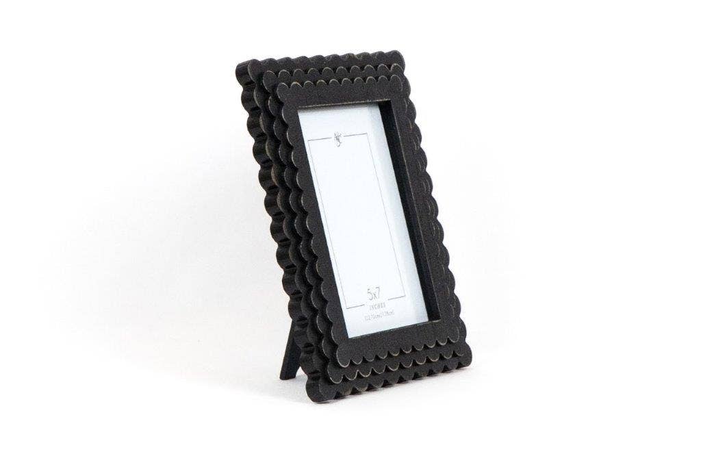 11804 - 8x10x.1 wood photo frame (SCALLOP) black (5x7 pic)