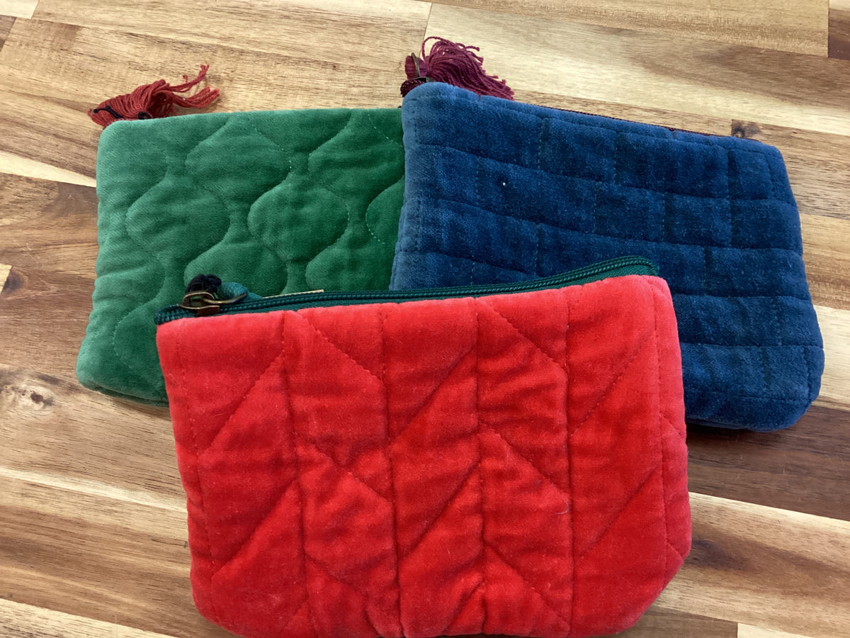 Quilted velvet pouch, 3 colors