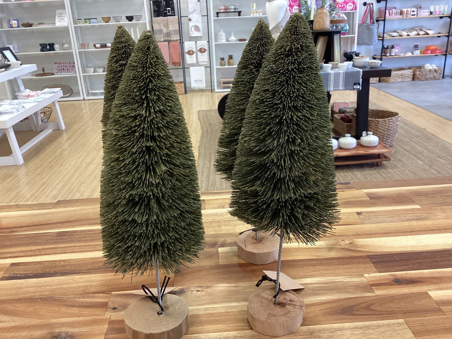 12” green bottle brush tree with wood base
