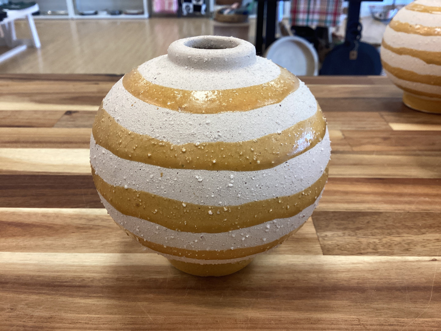 Stoneware vase w white/yellow stripes