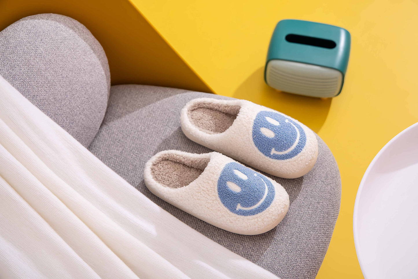Happy Face Comfort Fluffy Fur Slider Slipper for adult: Large / White/Green