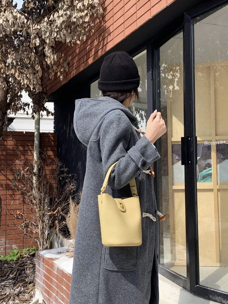 Top Handle Crossbody Bag: 01 Black
