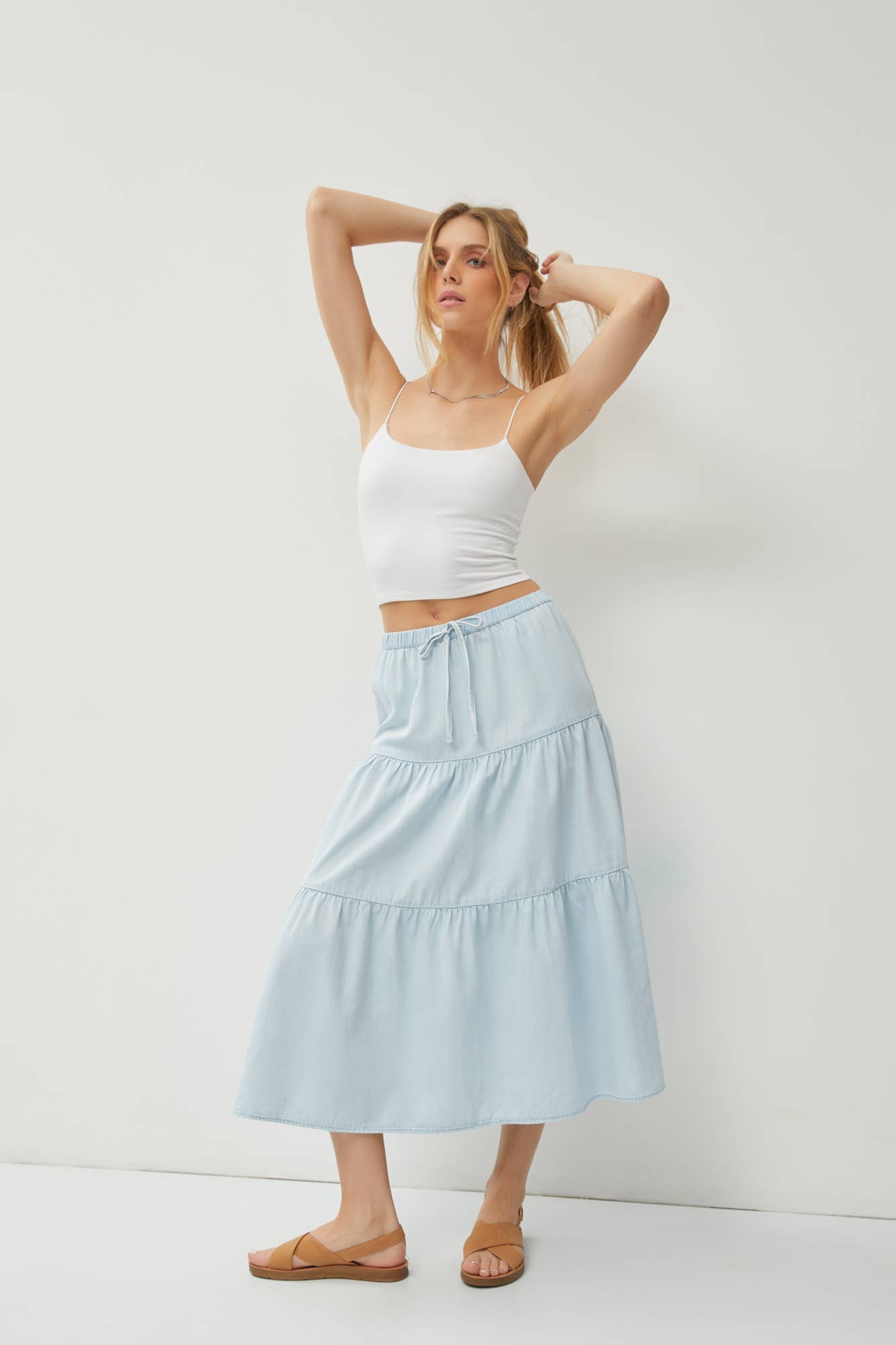 CHAMBRAY PULL ON TIERED MIDI SKIRT: Med Wash / M