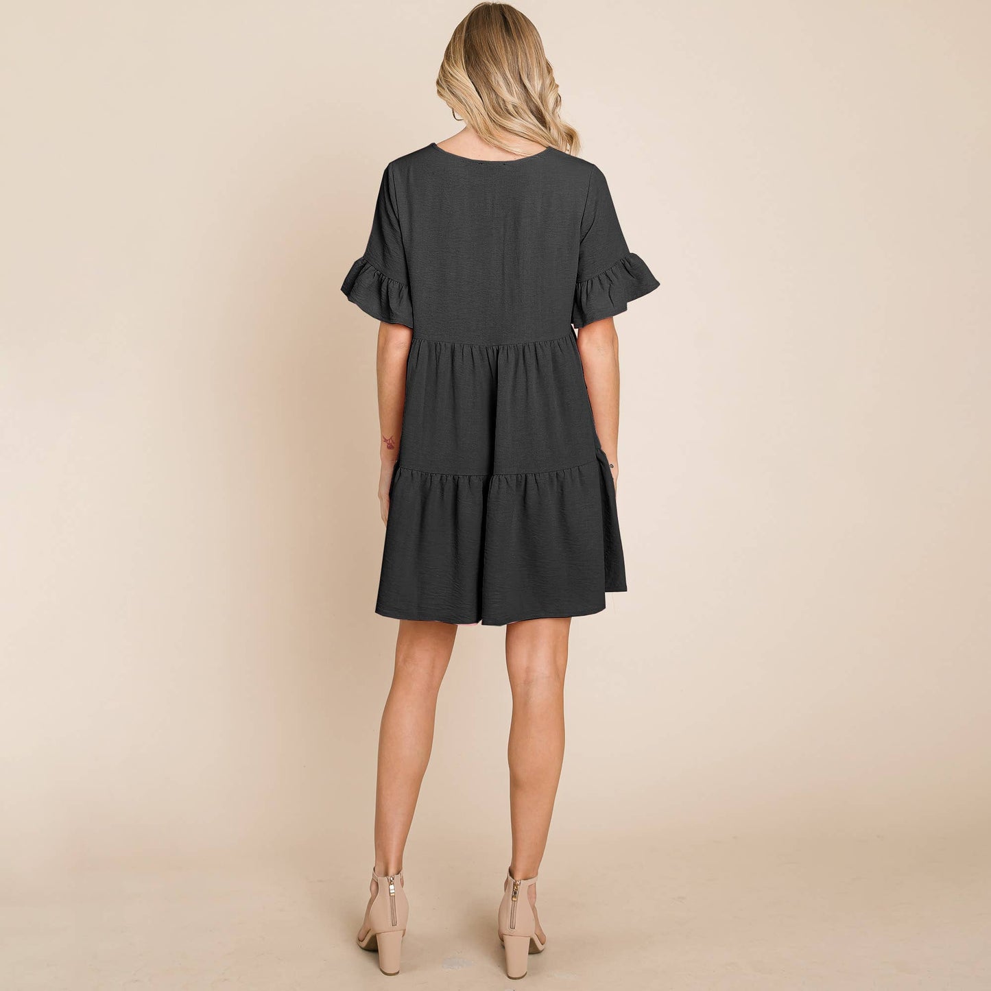 Layered Pleated Flutter Ruffle Sleeve Tiered Dress: Black / Medium 8-10