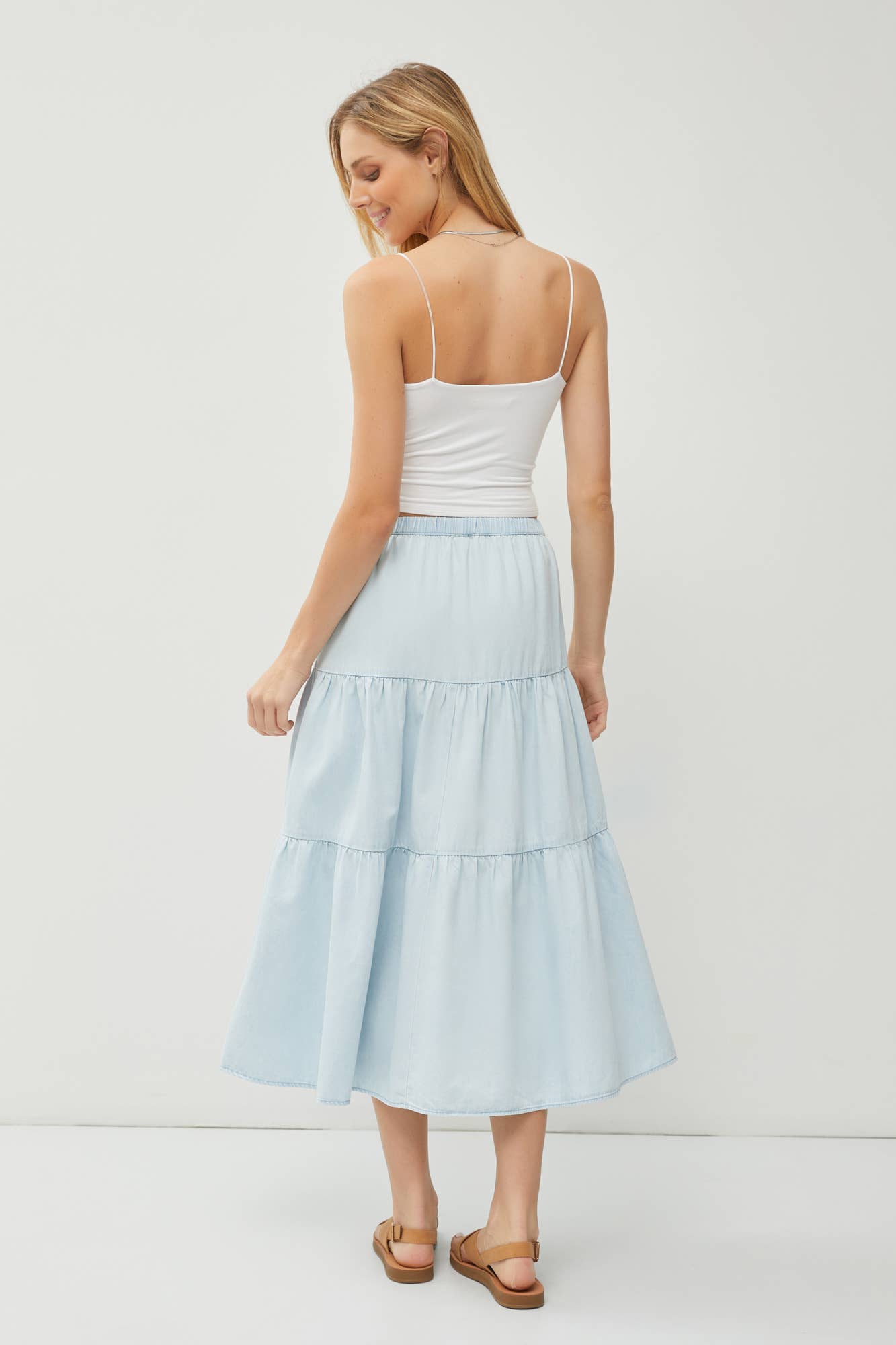 CHAMBRAY PULL ON TIERED MIDI SKIRT: Med Wash / M