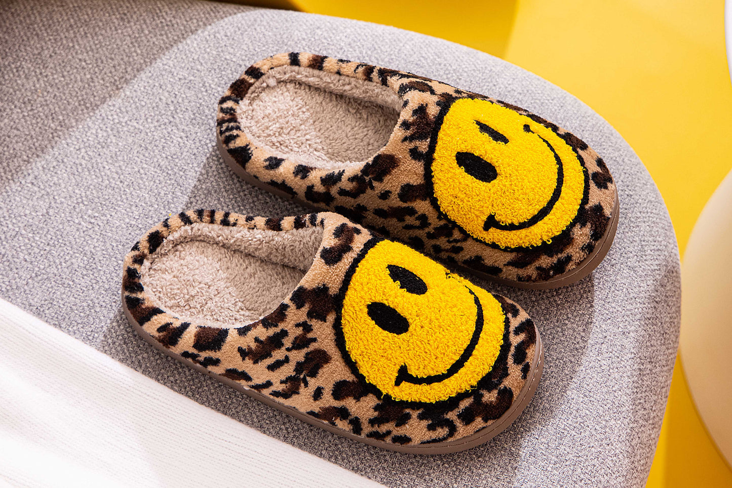 Happy Face Comfort Fluffy Fur Slider Slipper for adult: Large / White/Green