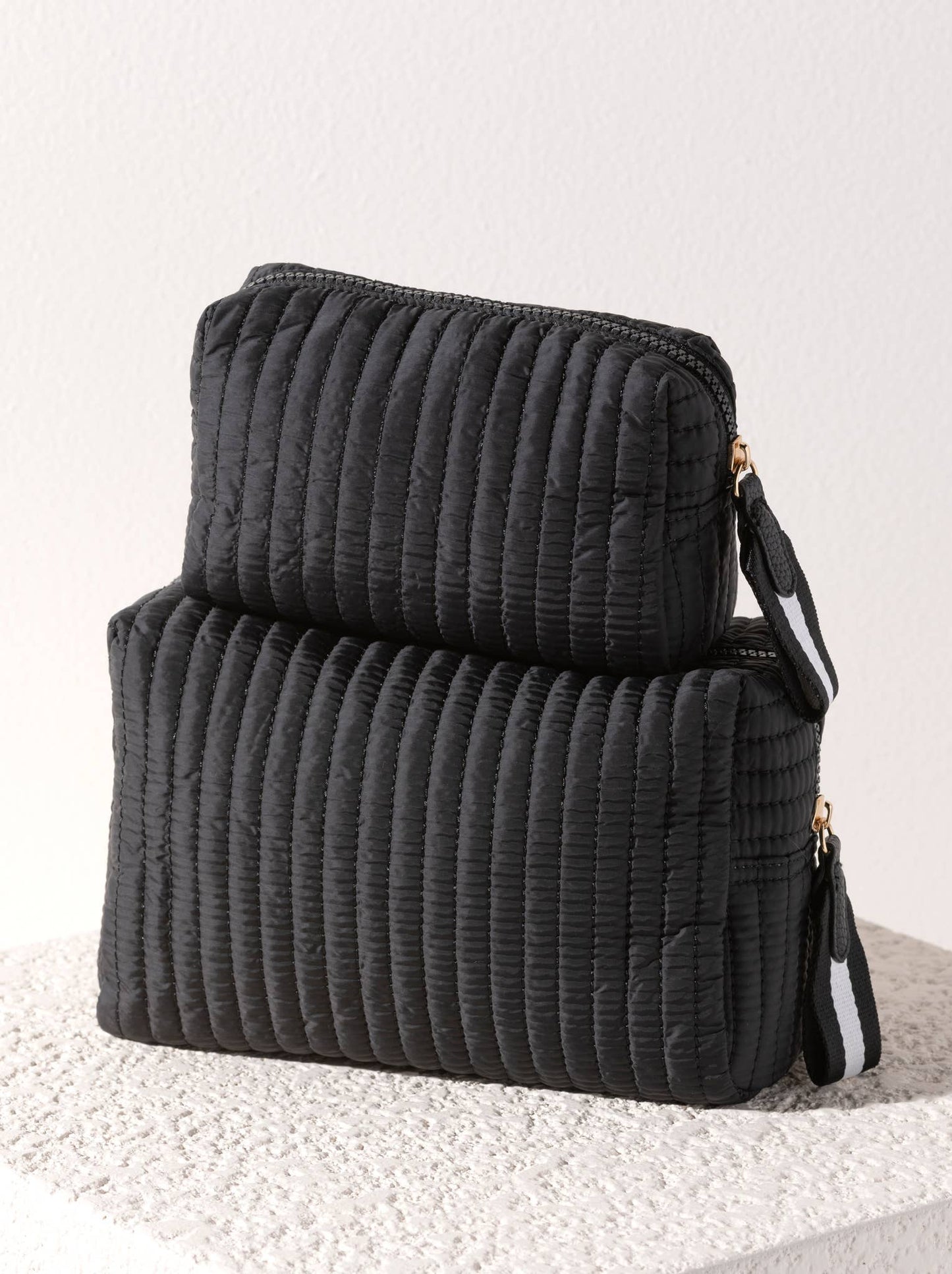EZRA LARGE COSMETIC BAG: Lilac