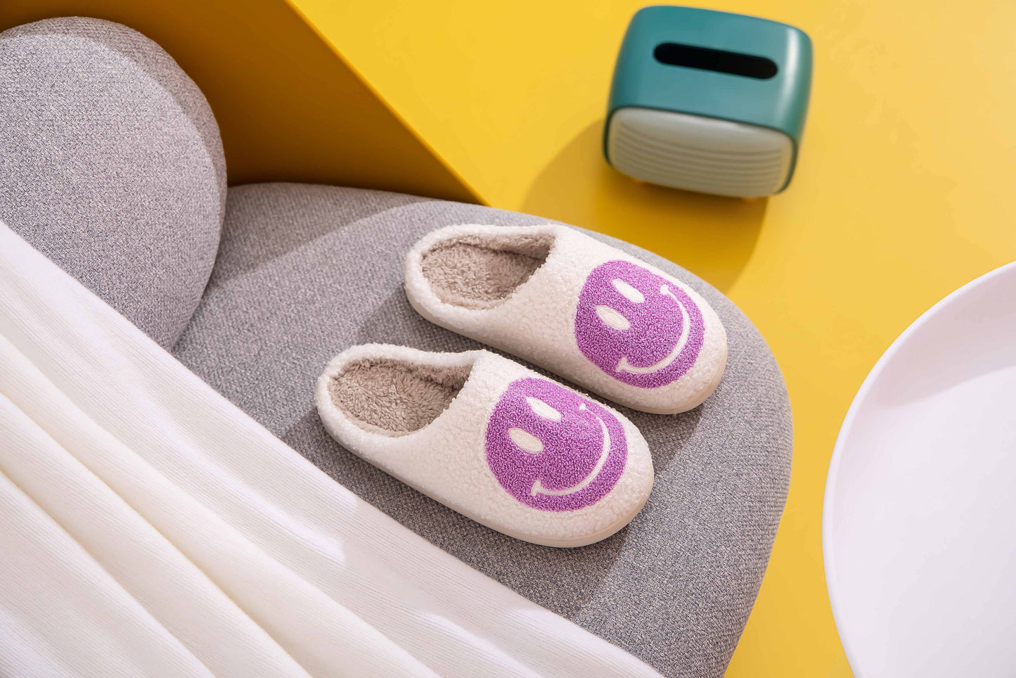 Happy Face Comfort Fluffy Fur Slider Slipper for adult: Large / White/Green