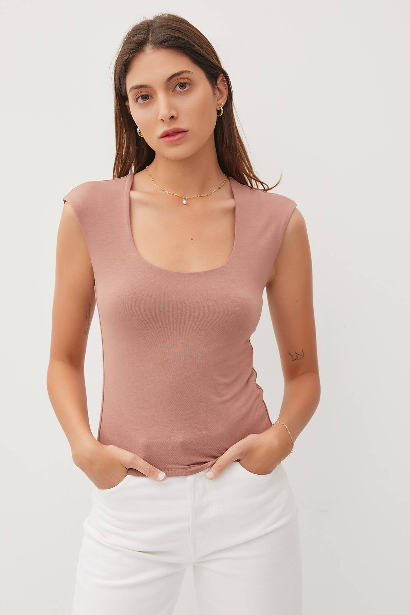 BASIC CAP SLEEVE KNIT TOP: Small / Off White