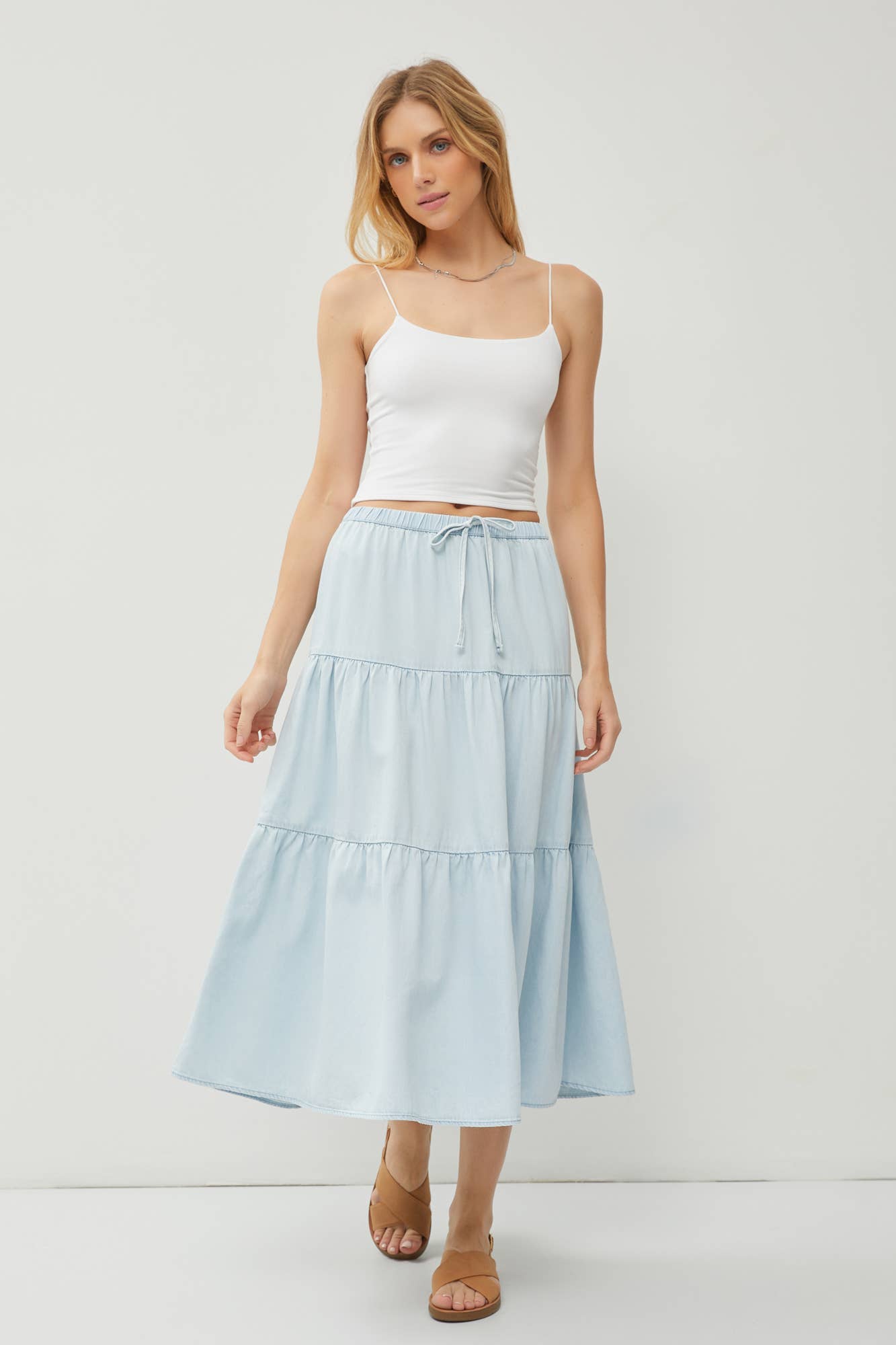CHAMBRAY PULL ON TIERED MIDI SKIRT: Med Wash / M
