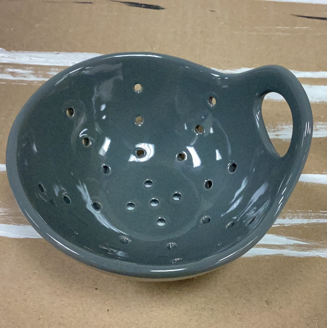 Stoneware berry bowl
