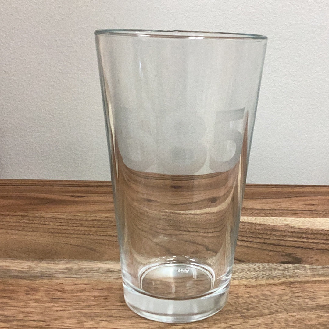 Pint glass 585