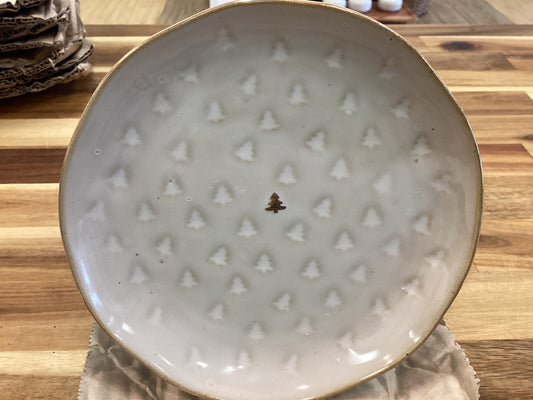 Plate with trees and one gold tree