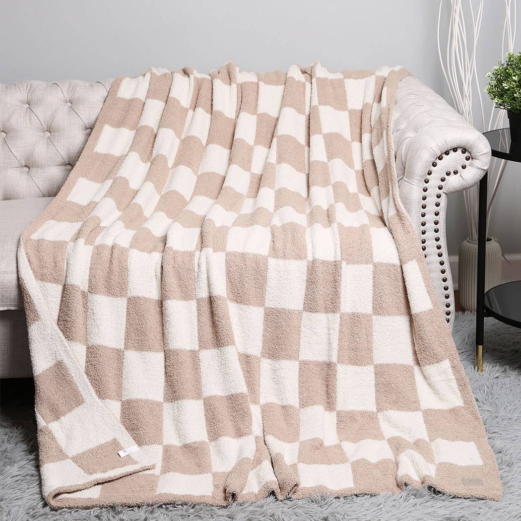 Checkerboard Throw Blanket: Pink
