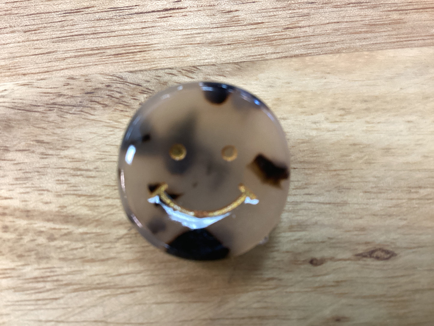 Smiley Face Grab Hair Clip Option 2: Tortoise