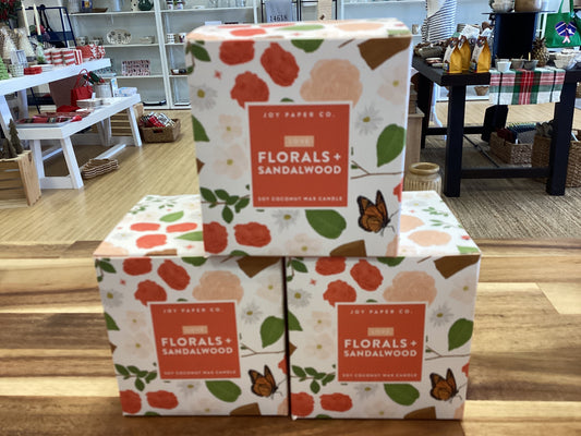 Love candle, florals and sandlewood