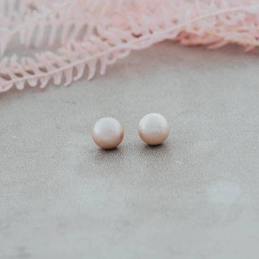 Pearl Studs-Pink: Pink