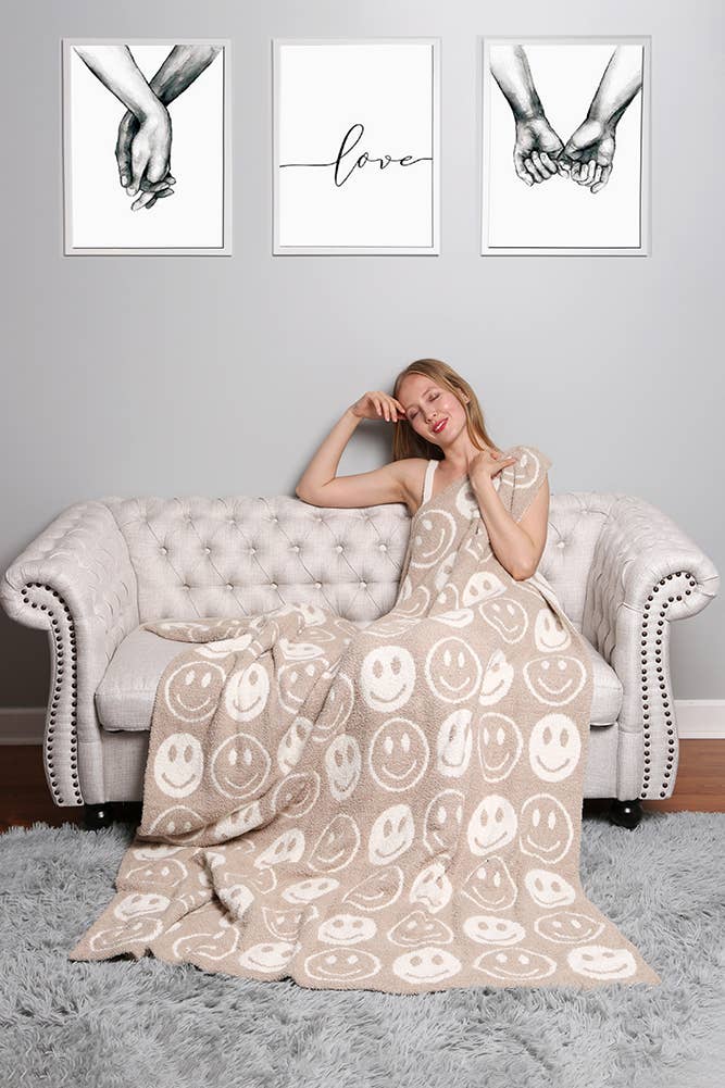 Happy Face Throw Blanket: Yellow
