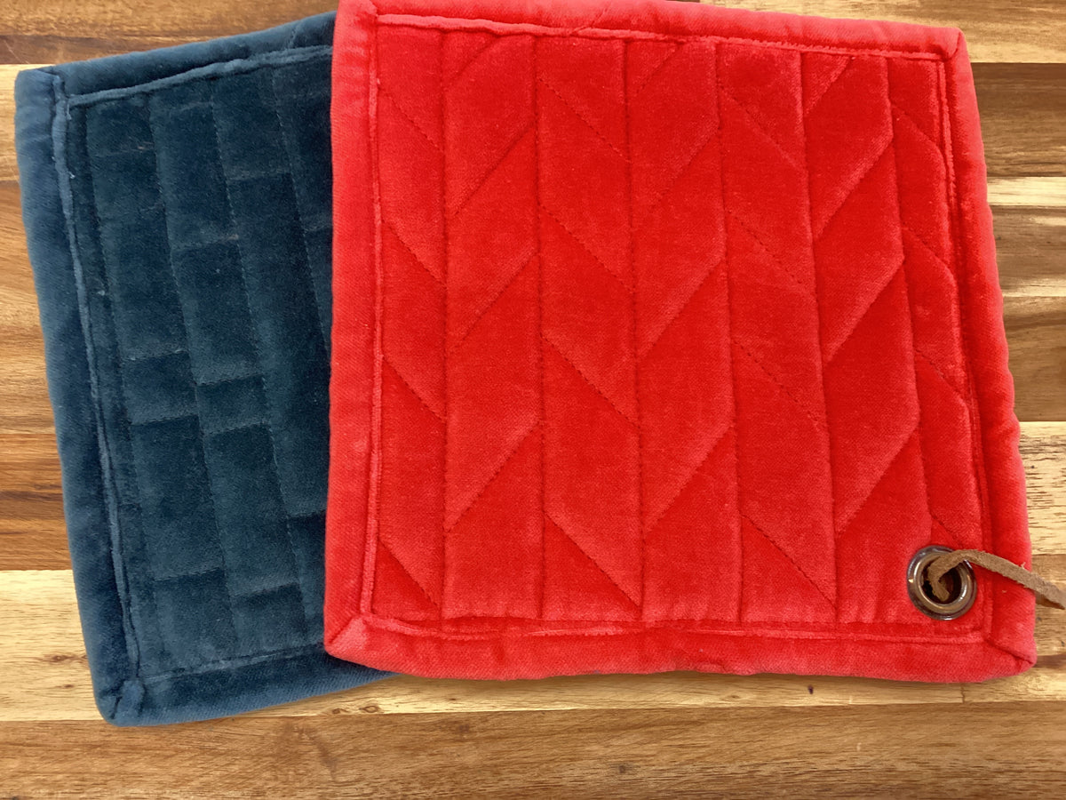 Velvet pot holders, red and green