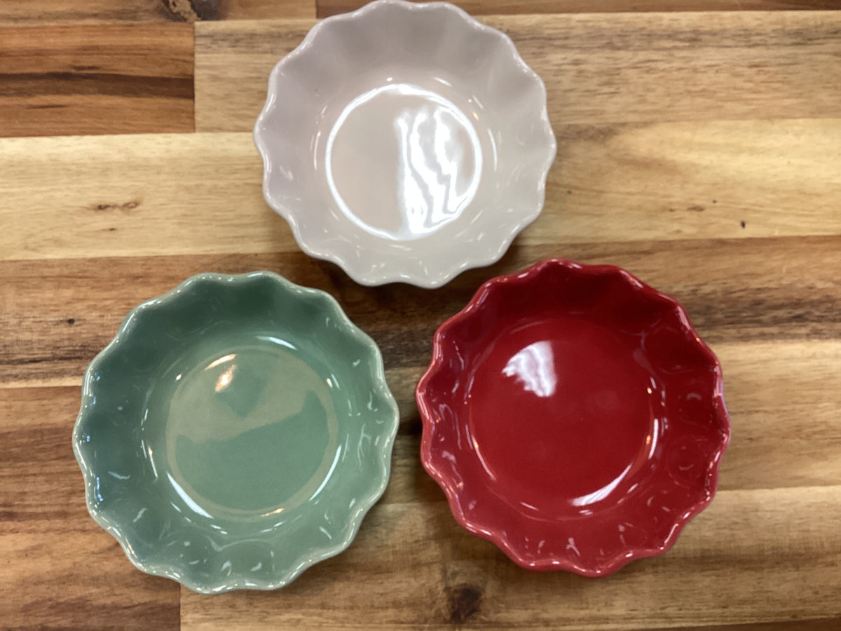 4” scalloped edge bowl, 3 colors