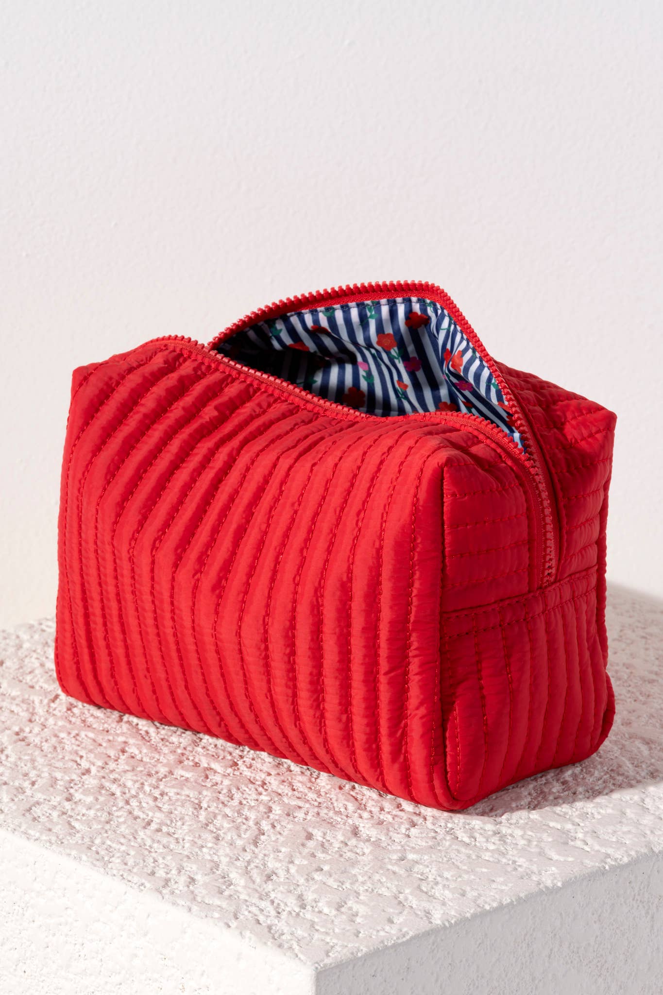 EZRA LARGE COSMETIC BAG: Pink