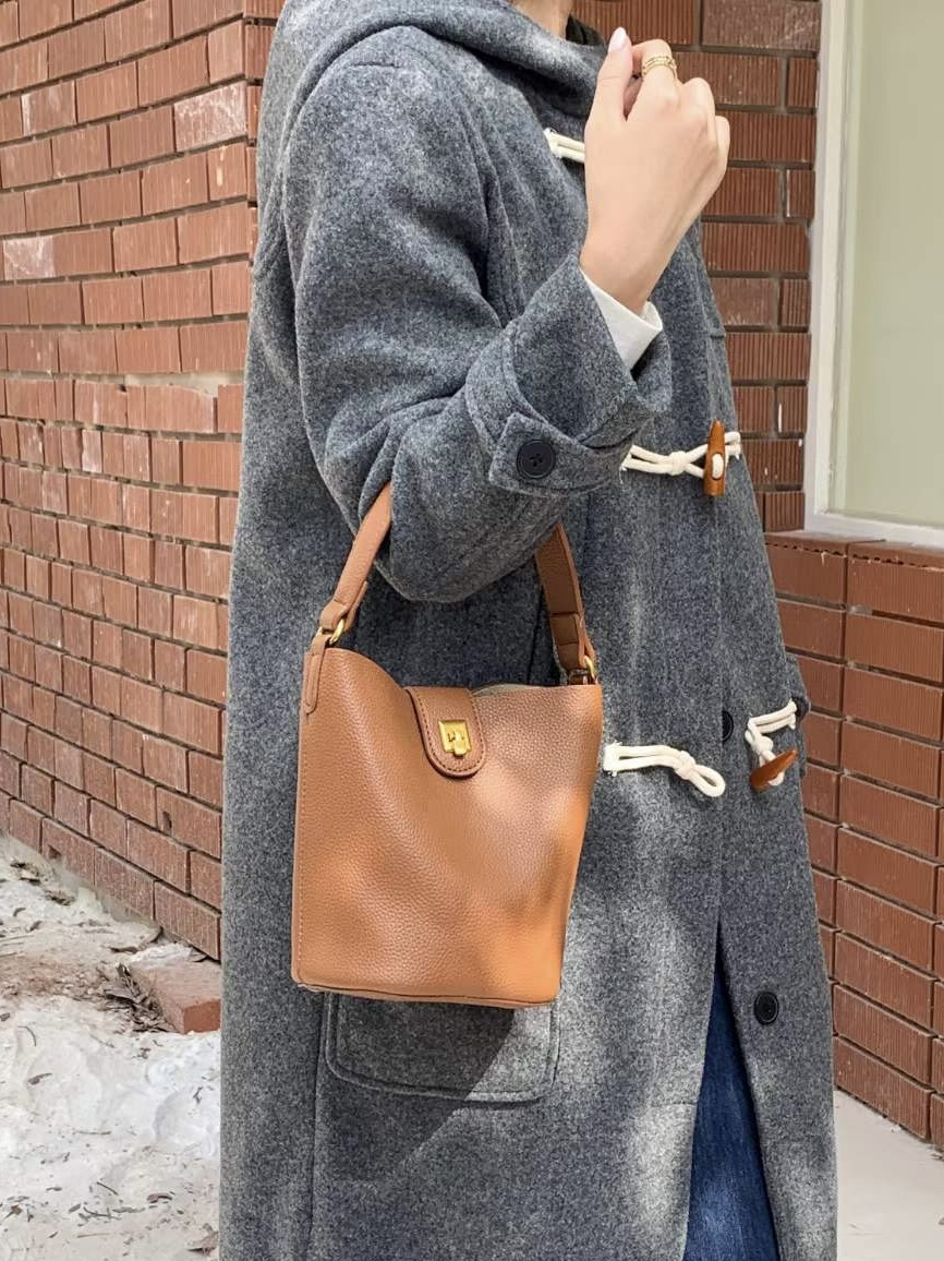 Top Handle Crossbody Bag: 05 Coffee