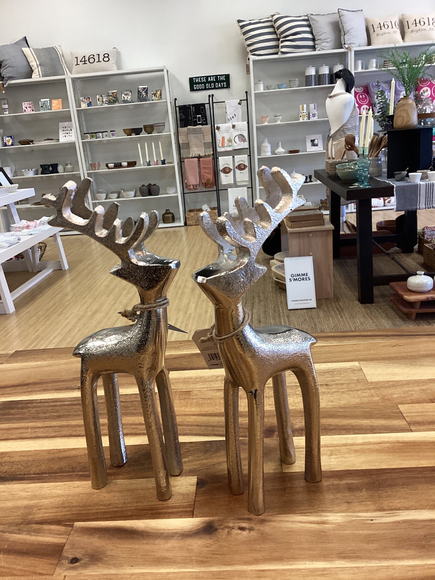 Large reindeer, silver