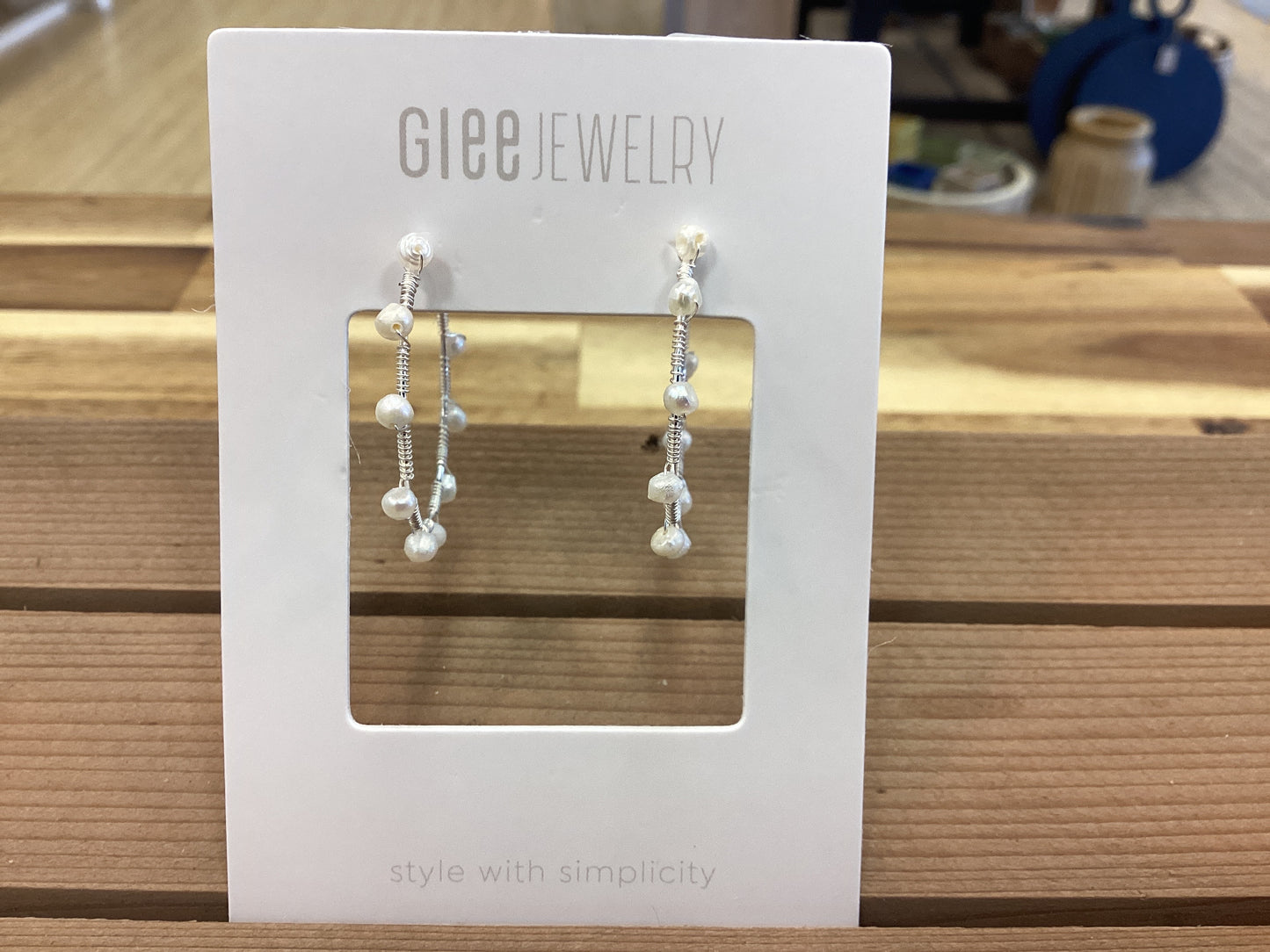 Glee Jolie hoops silver/ white pearl