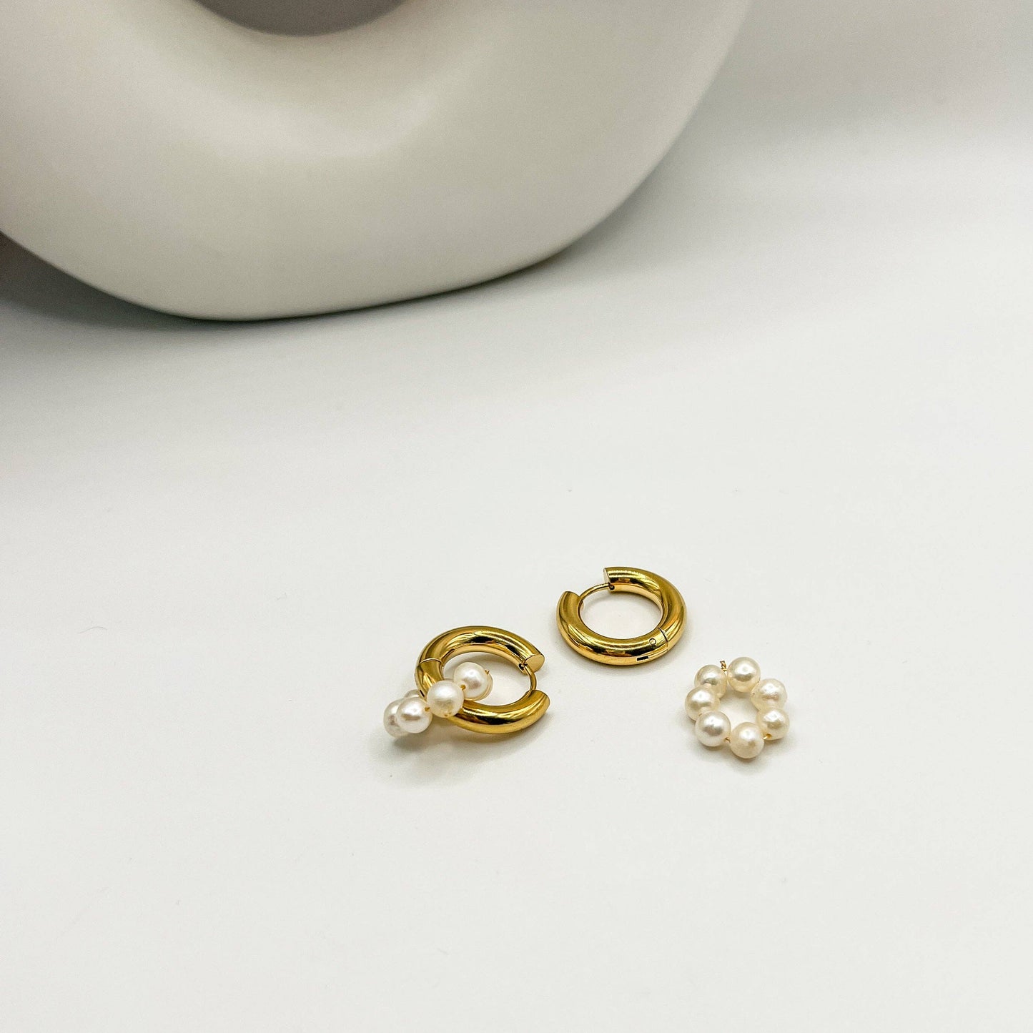 Pearls & Gold Hoop Earrings