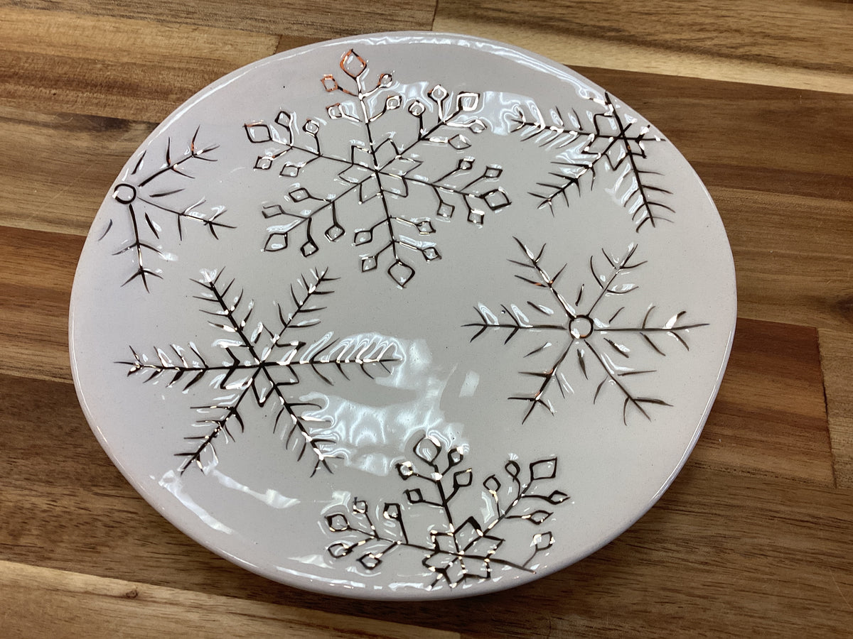 6” Plate with gold snowflakes
